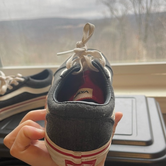 Vans - Picture 4 of 4